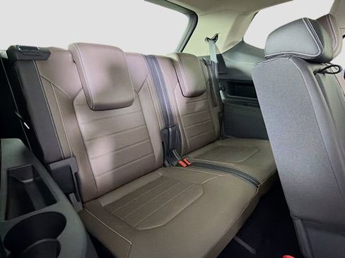 Used 2025 Volkswagen Atlas SEL image 28