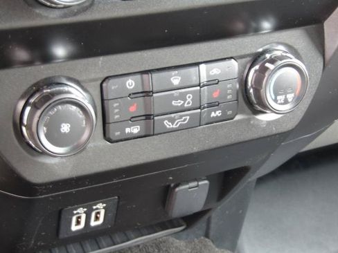 Used 2020 Ford F150 XLT w/ Equipment Group 302A Luxury AWD/4WD image 25