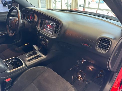 Used 2019 Dodge Charger Scat Pack w/ Dynamics Package RWD image 21
