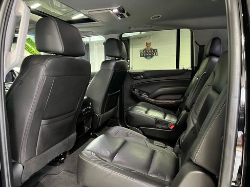 Used 2020 Chevrolet Suburban LT image 19