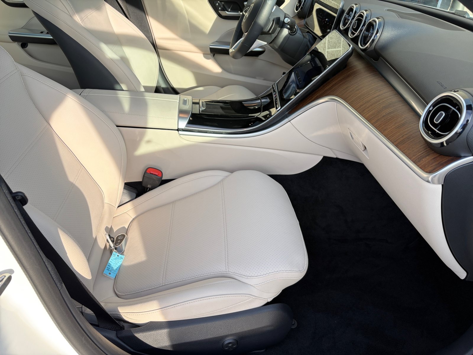 Used 2026 Mercedes-Benz C 300 4MATIC Sedan image 20