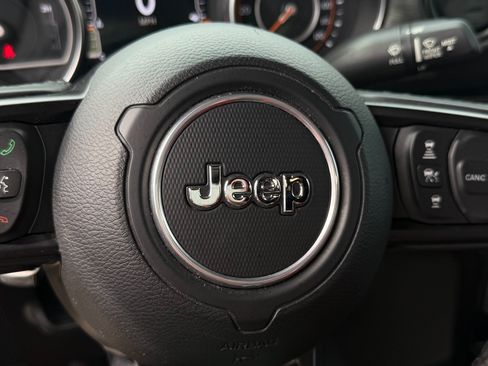 Used 2020 Jeep Gladiator Sport w/ Quick Order Package 24S AWD/4WD image 39