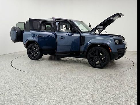 New 2026 Land Rover Defender 110 X-Dynamic SE image 10