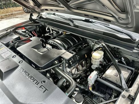 Certified 2017 Chevrolet Suburban LT image 31