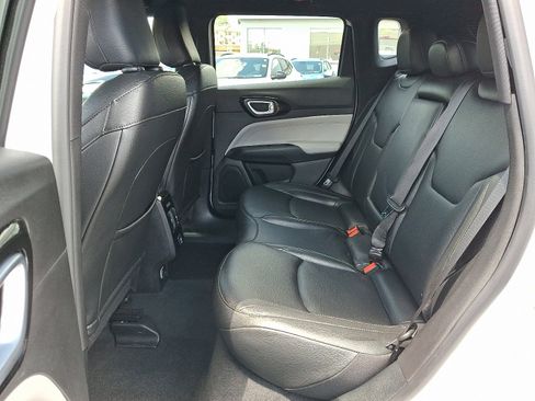 Used 2025 Jeep Compass Limited AWD/4WD image 11