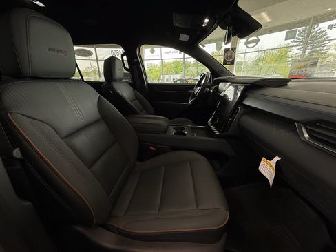 Used 2024 GMC Acadia AT4 w/ Luxury Package AWD/4WD image 42