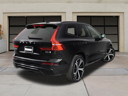 Certified 2023 Volvo XC60 B6 Ultimate w/ Protection Package Premier image 4