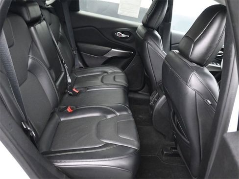 Used 2021 Jeep Cherokee Latitude Lux w/ Comfort/Convenience Group image 6