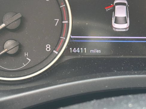 Used 2025 Nissan Sentra SV FWD image 28