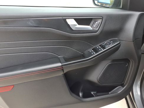 Used 2025 Ford Escape ST-Line image 13