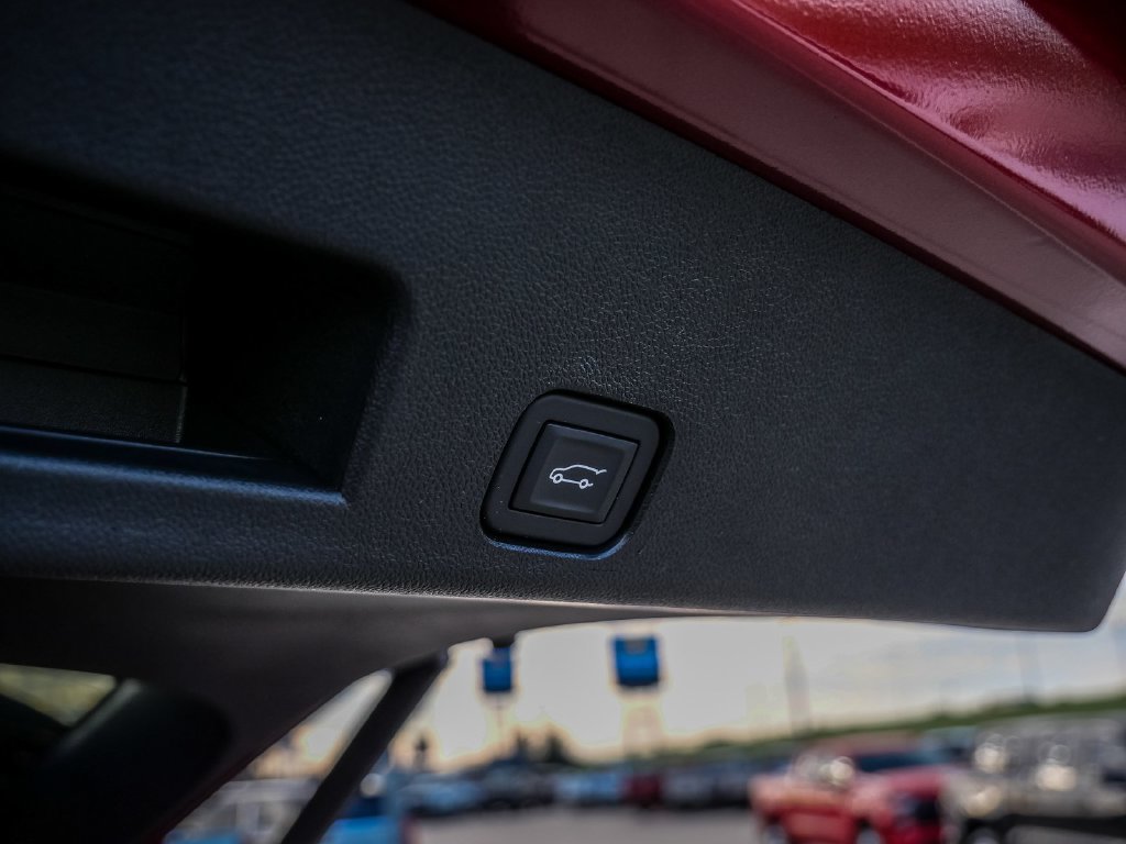 New 2027 Chevrolet Traverse RS w/ LPO, Floor Liner Package FWD image 13