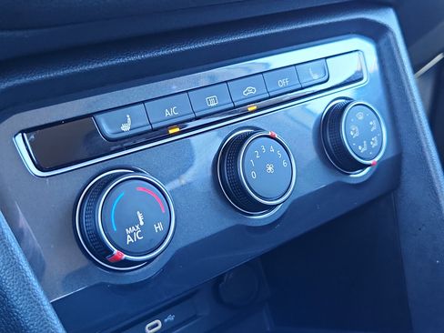 Used 2023 Volkswagen Tiguan S image 20