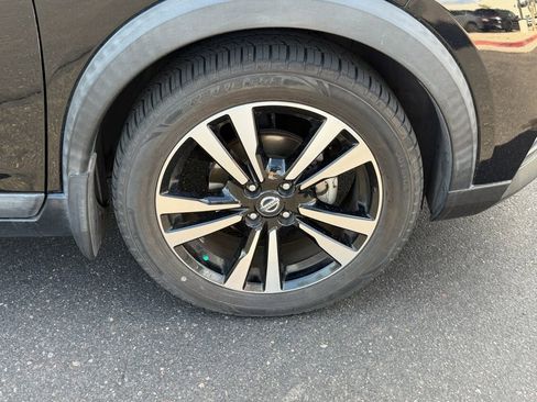 Used 2019 Nissan Kicks SV image 11