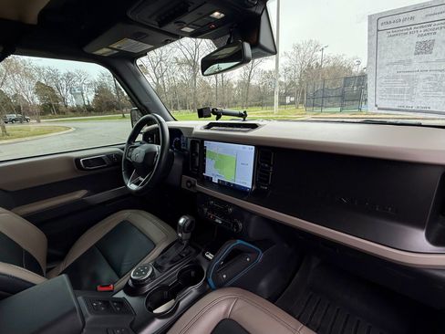 Used 2022 Ford Bronco Wildtrak AWD/4WD image 26