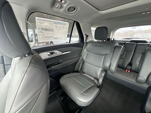 New 2026 Ford Explorer Active w/ Active Comfort Package AWD/4WD image 12