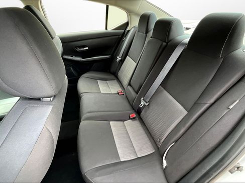 Used 2022 Nissan Sentra SV image 18