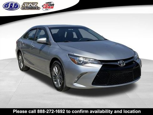 Used 2017 Toyota Camry SE w/ Moonroof Package FWD image 1