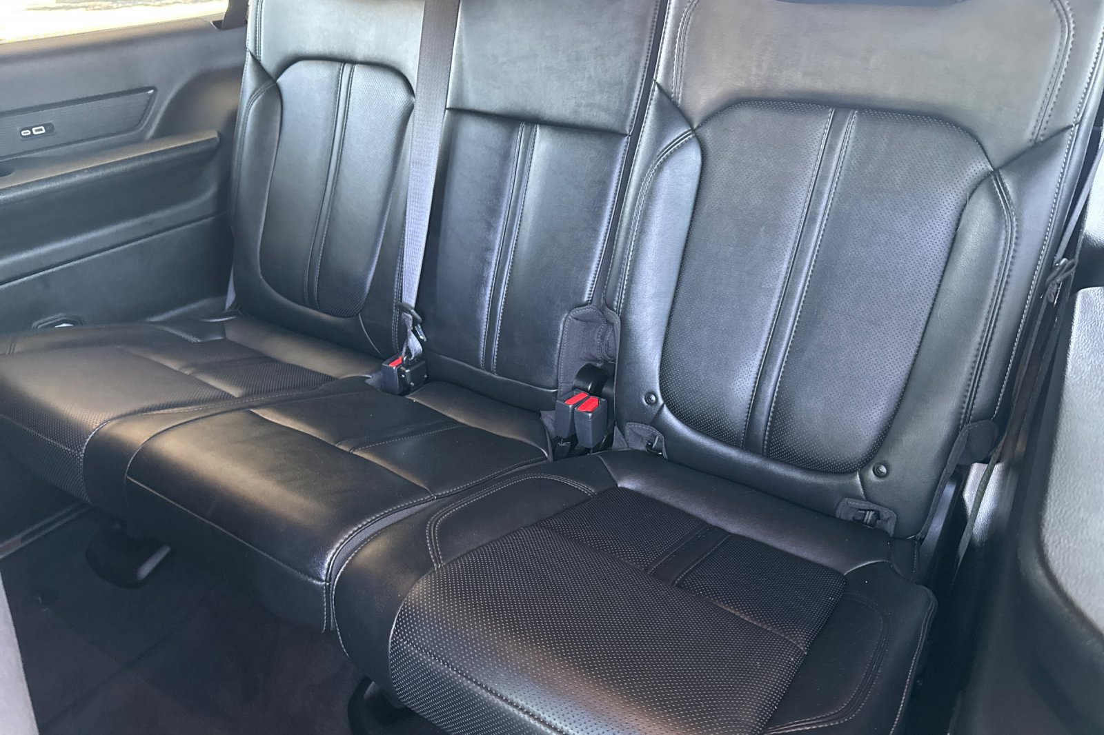 Used 2023 Jeep Wagoneer L Series II RWD image 23