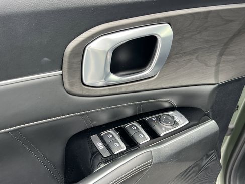 Certified 2024 Kia Sorento SX image 25