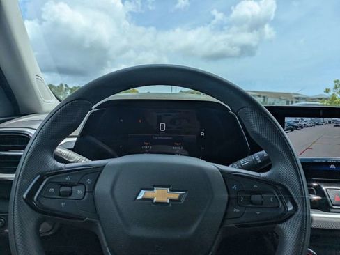 Used 2025 Chevrolet TrailBlazer LT AWD/4WD image 27