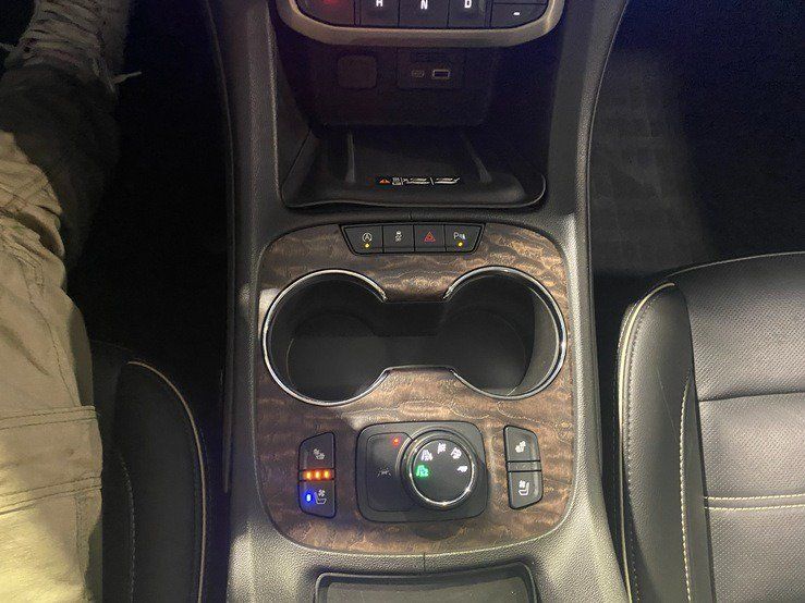 Used 2021 GMC Acadia Denali w/ Denali Ultimate Package AWD/4WD image 24
