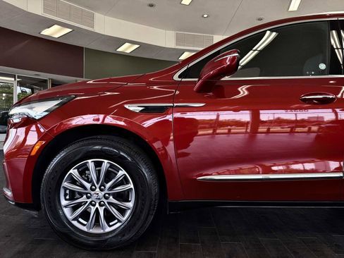 Used 2024 Buick Enclave Premium image 24
