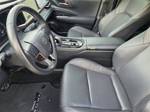 Used 2025 Toyota Crown Signia image 13