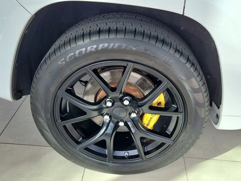 Used 2019 Jeep Grand Cherokee Trackhawk w/ Trailer Tow Group IV AWD/4WD image 11