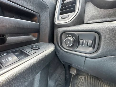Used 2020 RAM 2500 Tradesman w/ Chrome Appearance Group AWD/4WD image 19