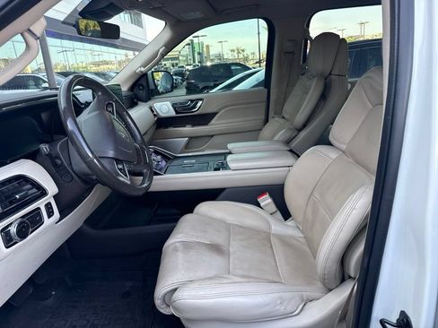 Used 2021 Lincoln Navigator Reserve AWD/4WD image 7