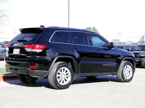 Used 2021 Jeep Grand Cherokee Laredo image 5