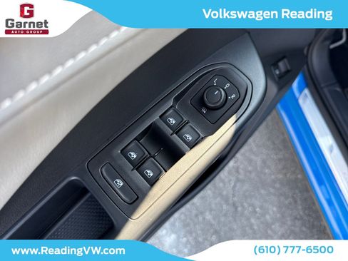 Certified 2023 Volkswagen Taos SEL image 11