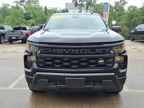Used 2023 Chevrolet Silverado 1500 Custom AWD/4WD image 3
