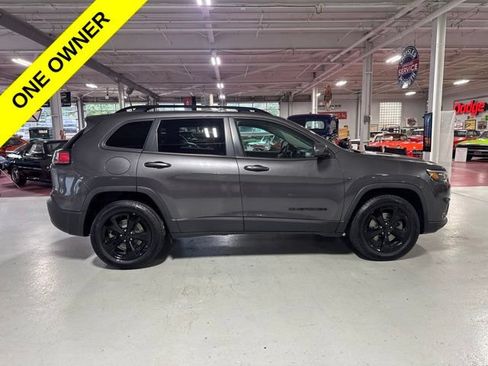 Used 2019 Jeep Cherokee Latitude Plus AWD/4WD image 6