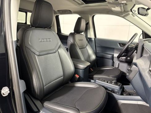 New 2025 Ford Maverick Lobo image 13