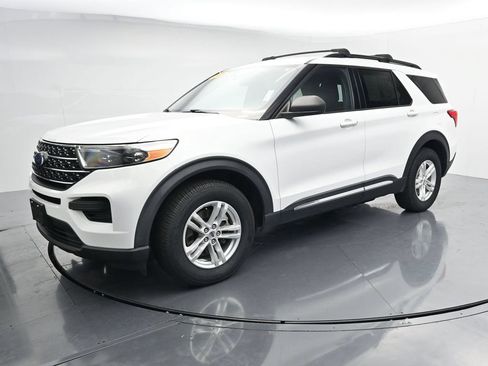 Used 2020 Ford Explorer XLT w/ Class III Trailer Tow Package AWD/4WD image 4