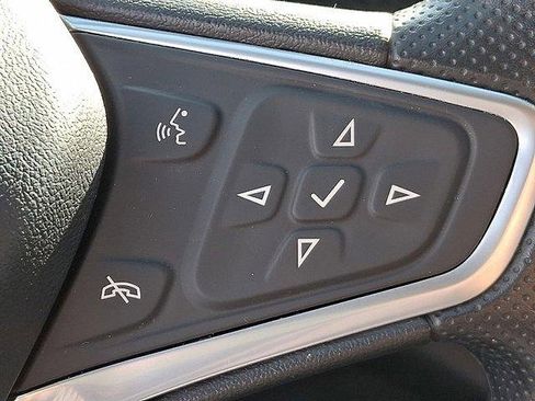 Used 2022 Chevrolet Malibu LT image 22