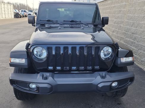 Used 2020 Jeep Wrangler Unlimited Sahara image 3