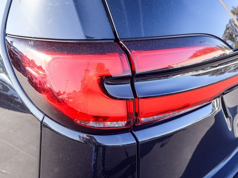 Used 2023 Chrysler Pacifica Touring-L image 28