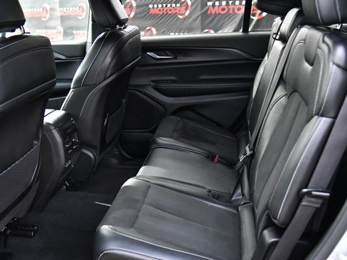 Used 2024 Jeep Grand Cherokee L Laredo image 40