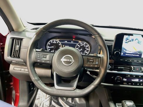 Used 2024 Nissan Pathfinder SL w/ SL Premium Package AWD/4WD image 11