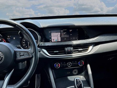 Used 2022 Alfa Romeo Stelvio Sprint AWD/4WD image 9