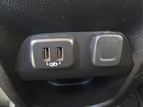 Used 2021 Chevrolet Colorado LT w/ LT Convenience Package RWD image 14