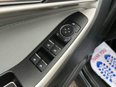 Used 2022 Ford Explorer XLT w/ Equipment Group 202A image 13