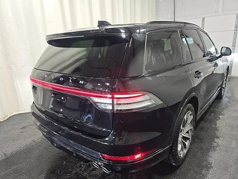 Used 2025 Lincoln Aviator AWD w/ Jet Appearance Package image 2