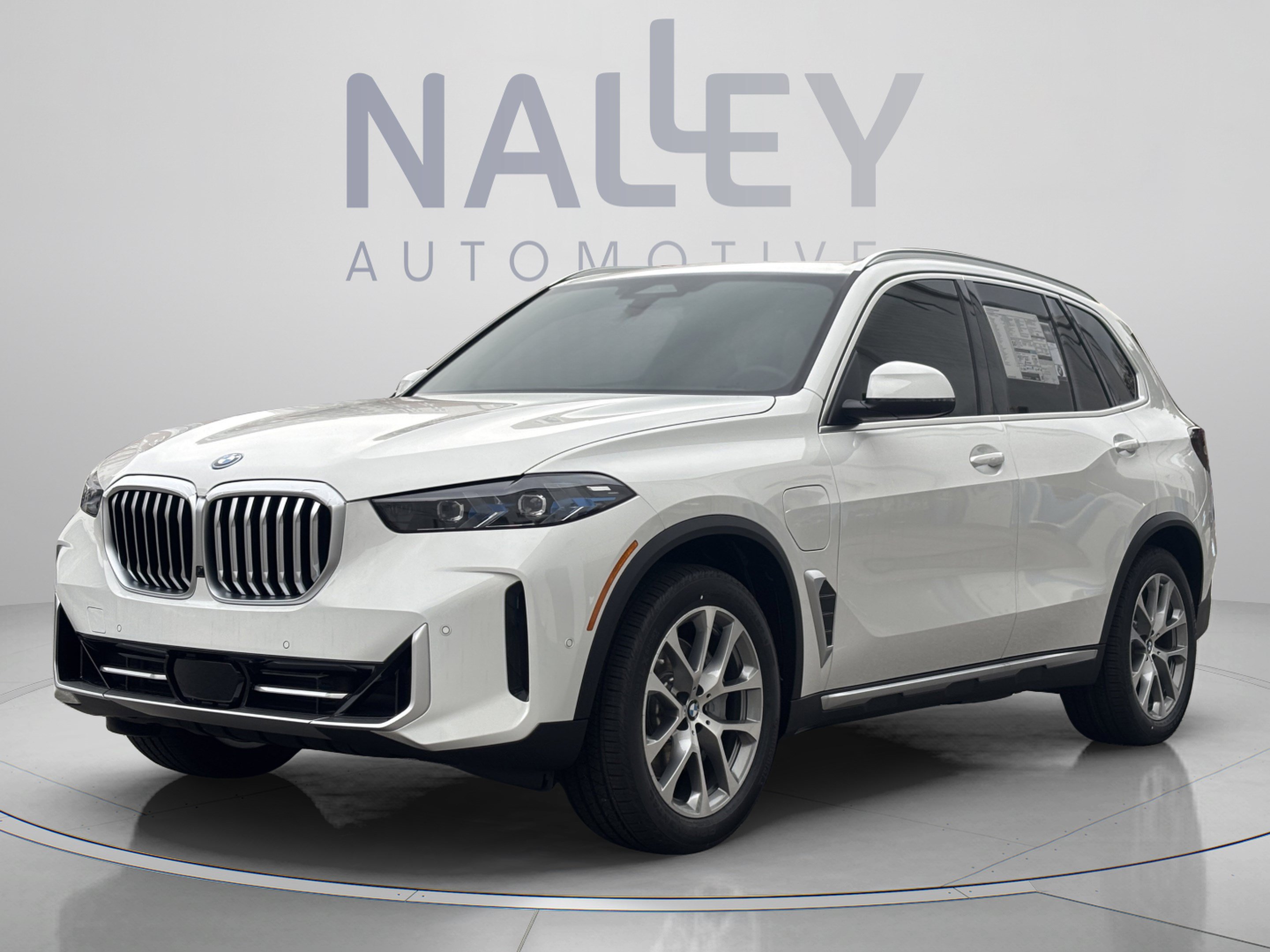 Used 2026 BMW X5 xDrive50e w/ Premium Package AWD/4WD image 1