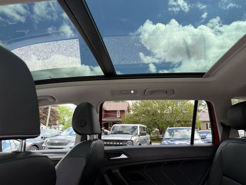 Used 2022 Volkswagen Tiguan SE w/ Panoramic Sunroof Package AWD/4WD image 21