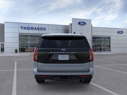 New 2025 Ford Expedition Active image 5