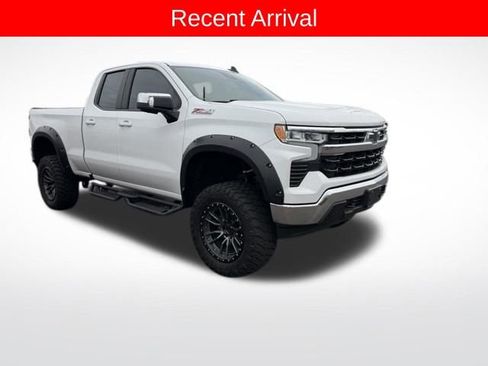 Used 2023 Chevrolet Silverado 1500 LT image 1