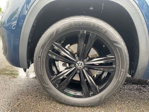 Certified 2023 Volkswagen Atlas SEL R-Line AWD/4WD image 24